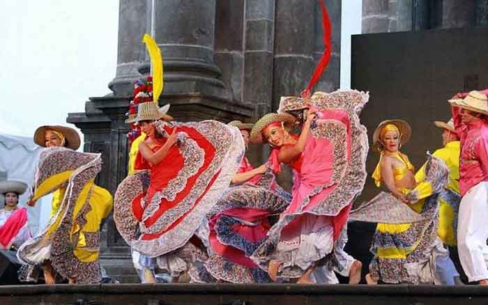 Pasillo danza equator